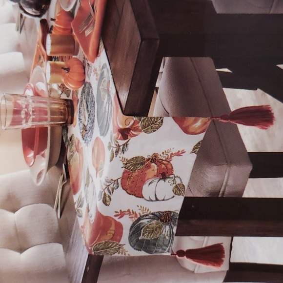 Nicole Miller Home NWT 72 x 16 Beaded Pumpkins Tasseled Corners Table Runner - Picture 2 of 8